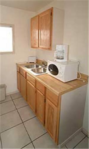Отель White Sands Motel