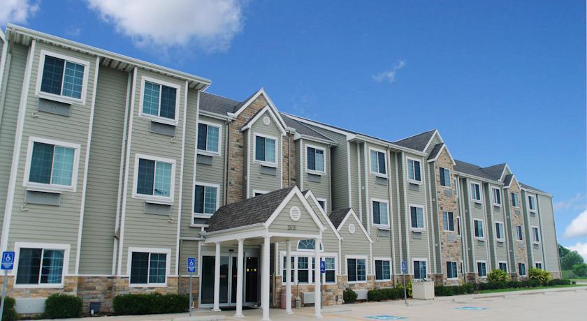 Отель Three Rivers Inn & Suites