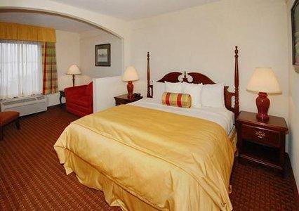 Отель Courtyard by Marriott New Bern