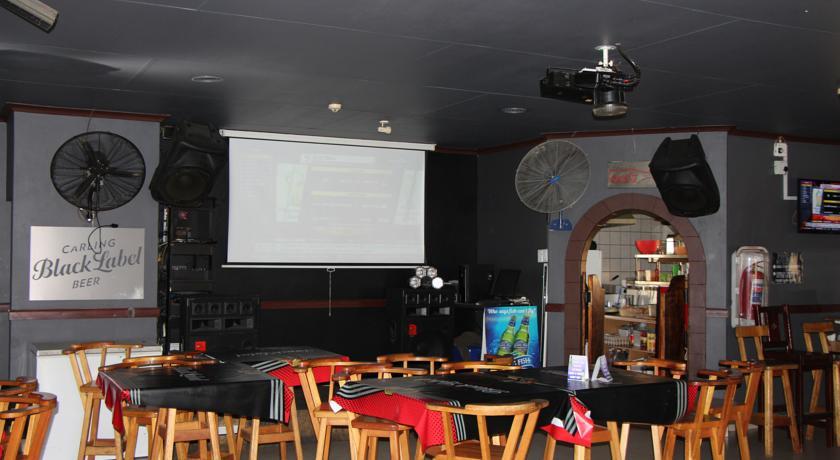 Апартаменты Eloftus Lodge