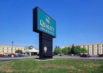 Отель Quality Inn & Suites Monroe