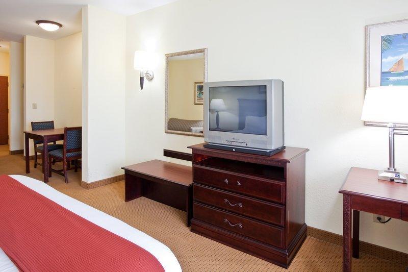 Отель Holiday Inn Express Hotel & Suites Panama City-Tyndall