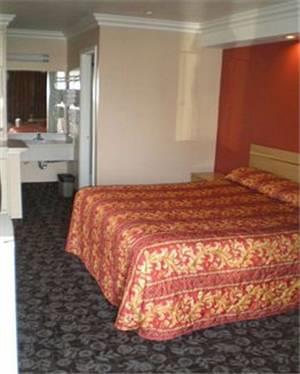 Отель Ontario Inn & Suites