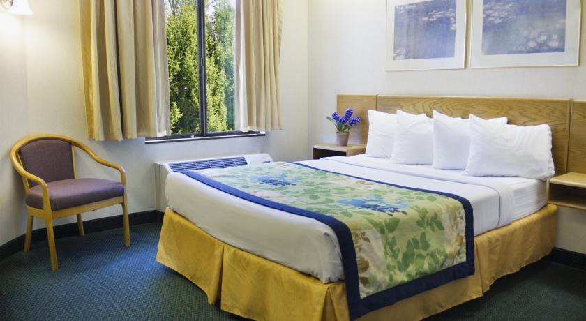 Отель Sleep Inn Biltmore