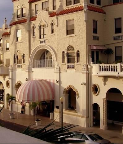 Апартаменты The Palm Beach Hotel Condominium