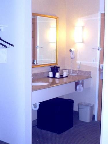 Отель Baymont Inn & Suites - Plymouth