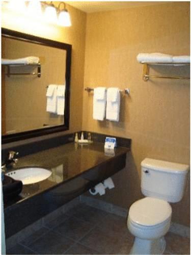 Отель Comfort Inn Sturgeon Falls