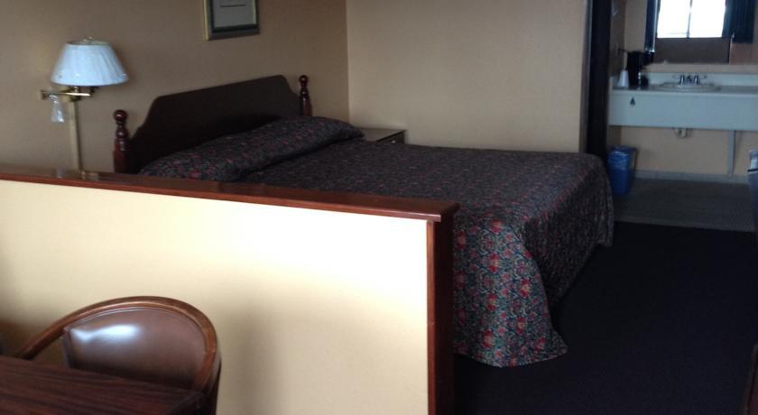 Отель Executive Inn and Suites Mission