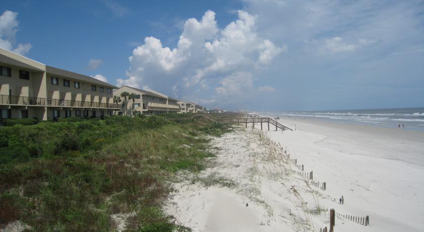 Апартаменты Crescent Beach Vacation Condos
