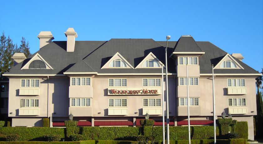 Отель Woodcrest Hotel