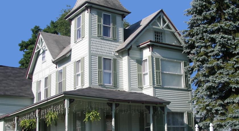 Мини-отель Henniker House Bed & Breakfast