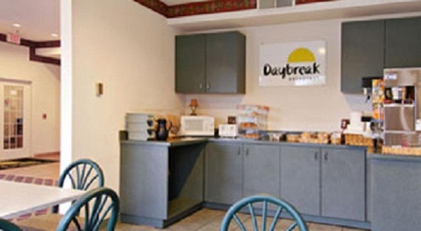 Отель Days Inn and Suites DFW South