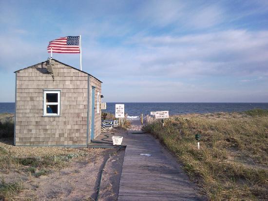 Отель Driftwood Resort on the Ocean