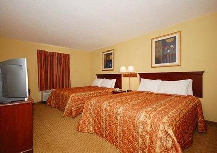Отель Rodeway Inn Forest Park
