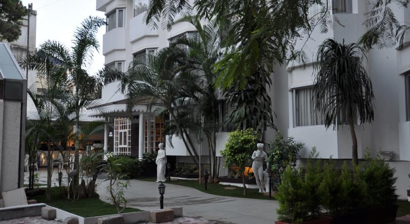 High Gates Hotel