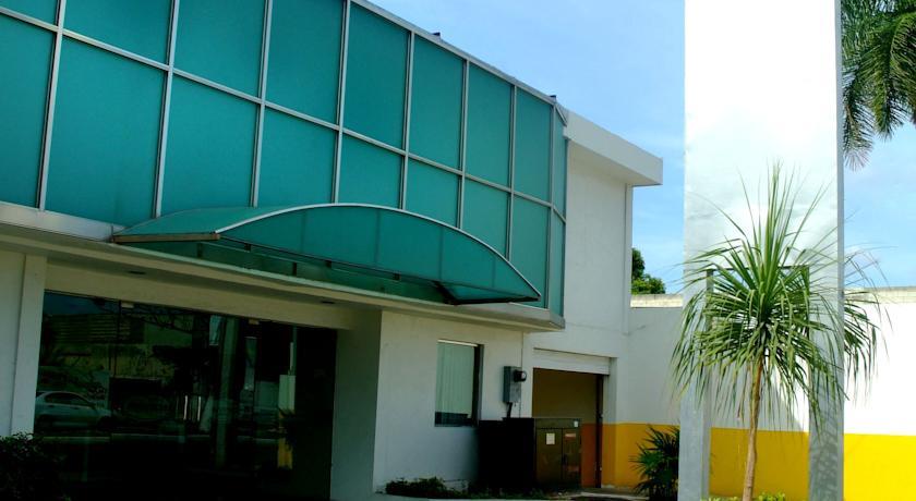 Отель Hotel Avenida