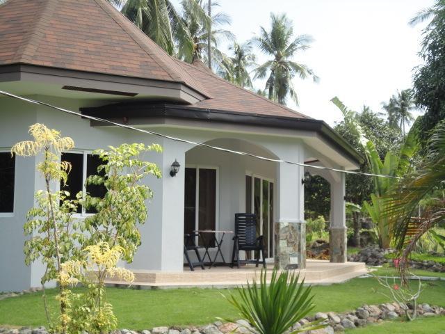 Апартаменты Villa Waterfront Beach Residences