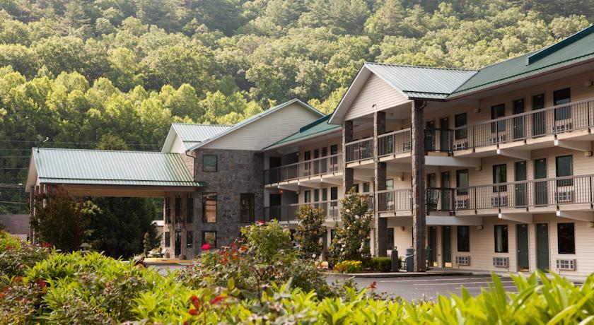 Отель Cherokee Lodge
