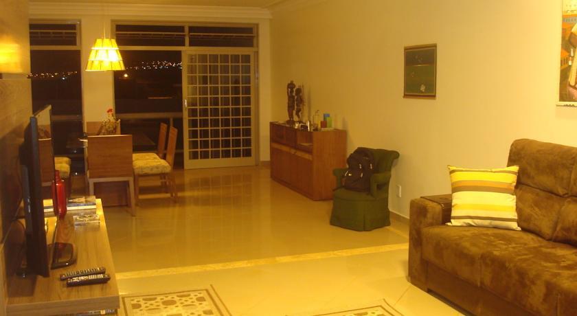 Отель Residencial Canavarro