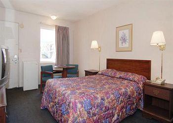 Отель Econo Lodge Bowling Green