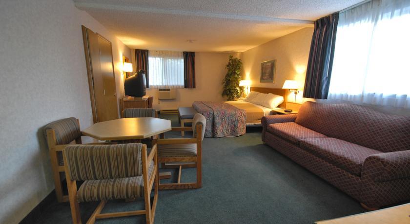 Отель Shilo Inn Washington Square