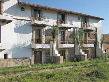 Отель Hacienda la Puerta de Enmedio