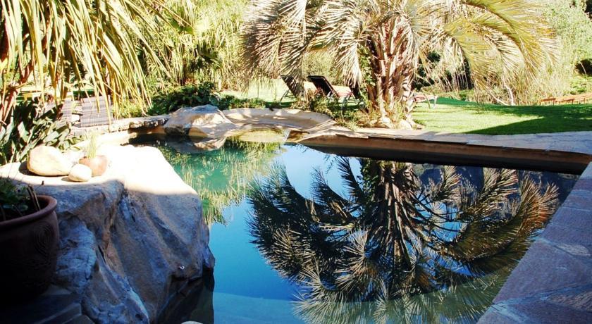 Отель Thulani River Lodge