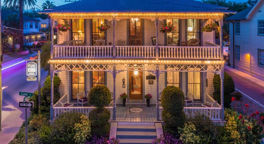 Мини-отель Carriage Way Bed & Breakfast