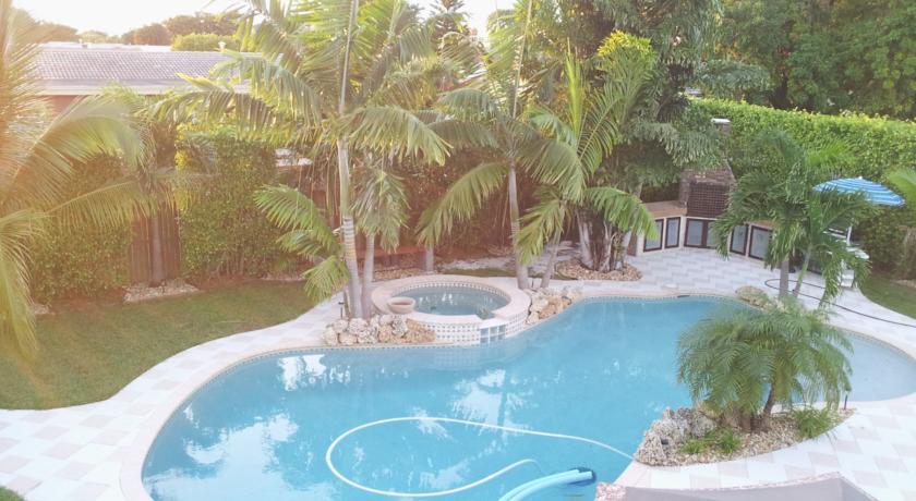 Апартаменты Pompano Beach Pool Home