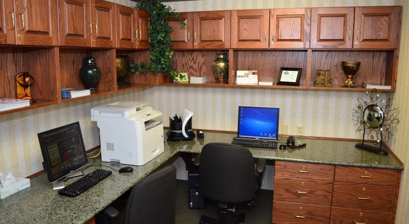 Отель Country Inn & Suites Bentonville South