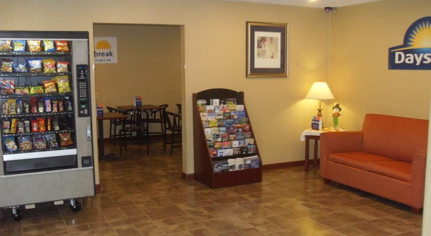 Отель Days Inn Maumee