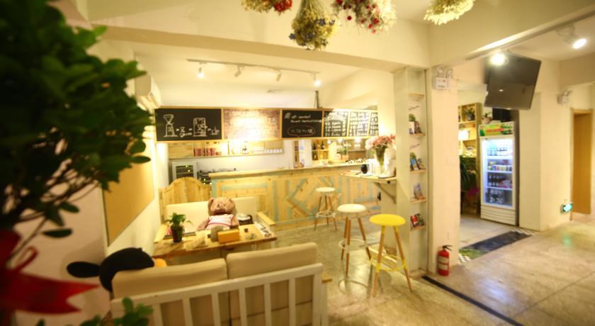 Хостел Luoyang Heartland International Youth Hostel