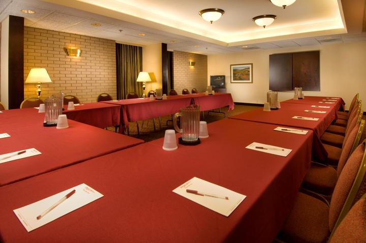 Отель Drury Inn & Suites Champaign
