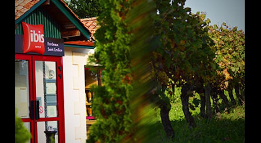 Отель Hotel ibis Bordeaux Saint Emilion