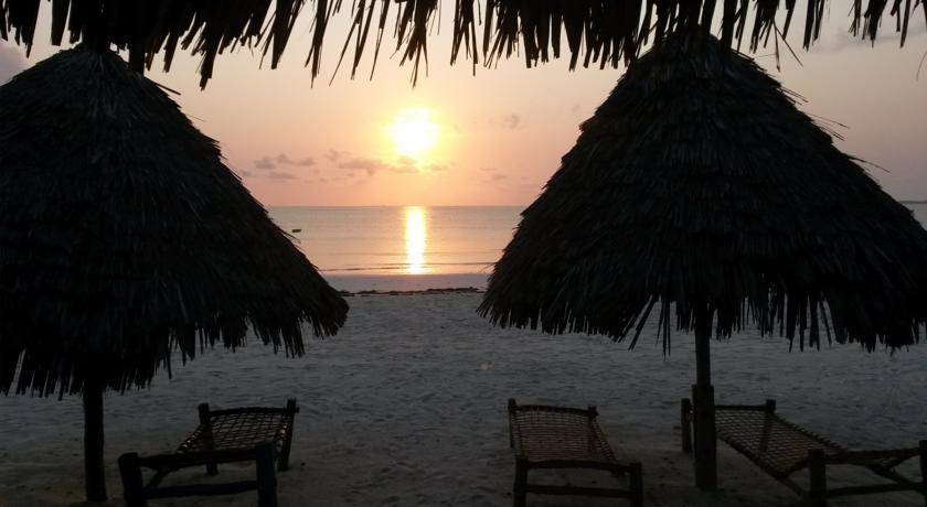 Мини-отель ONE LOVE Beach House Zanzibar
