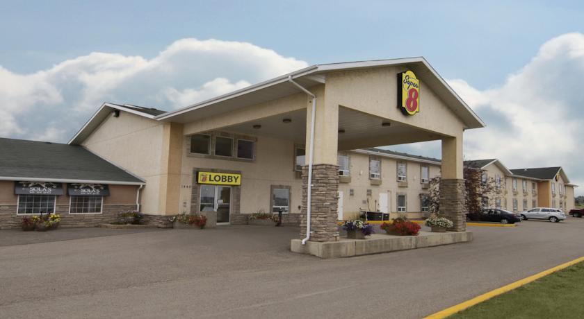 Отель Super 8 - Dawson Creek