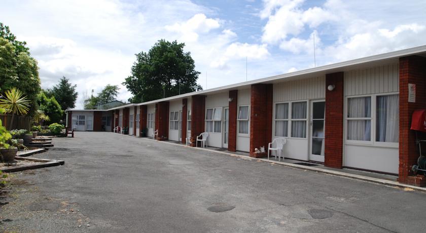 Отель Manhattan Lodge Motel