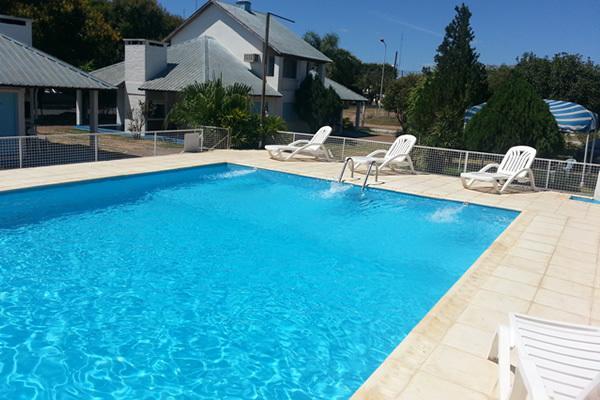 Отель Los Pinos Bungalows