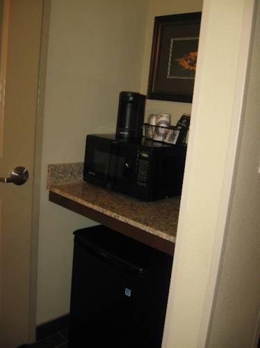 Отель Little Missouri Inn & Suites