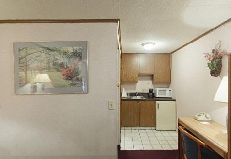 Отель Americas Best Value Inn & Suites Monroe