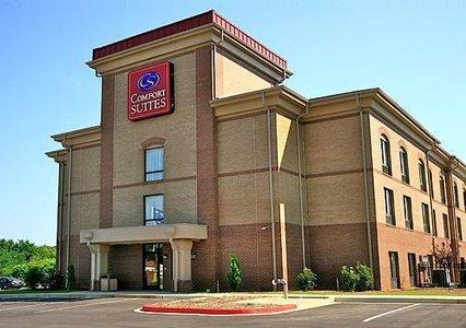 Отель Comfort Suites At WestGate Mall