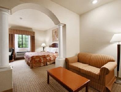 Отель Days Inn and Suites Atoka
