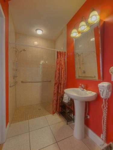 Мини-отель Bayfront Westcott House Bed & Breakfast