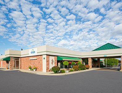 Отель Days Inn Sidney Conference Center