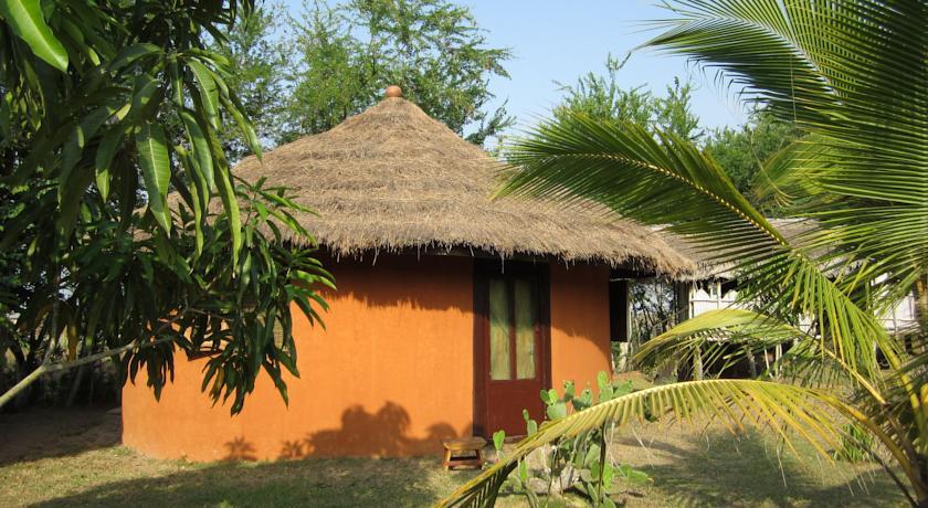 Отель Barbara's Highlife Village