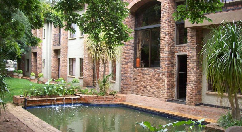 Отель 24 Onvrey 4 Star Boutique Hotel