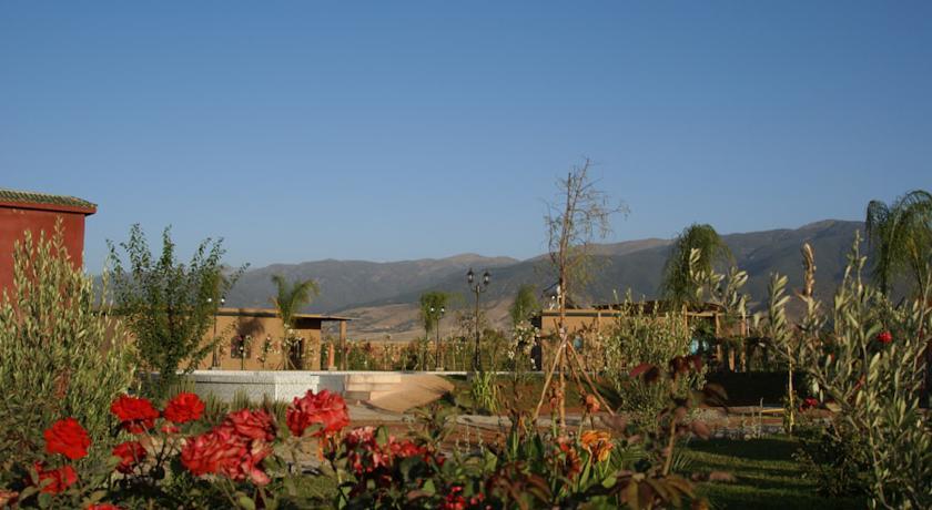 Отель Les Jardins de Bouskiod