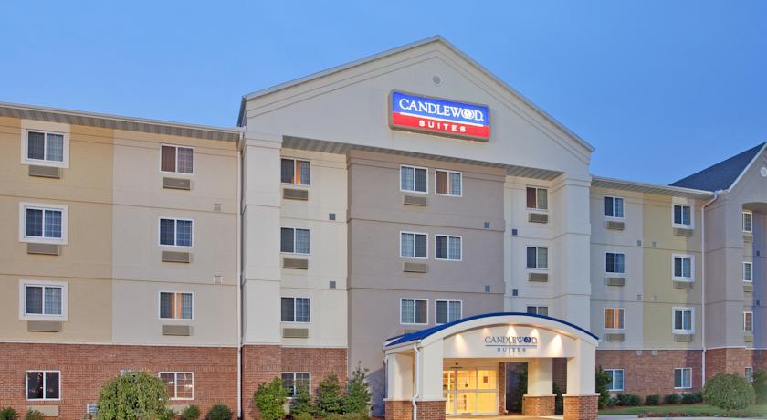 Отель Candlewood Suites Springfield South
