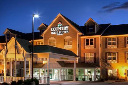 Отель Country Inn & Suites Wilder