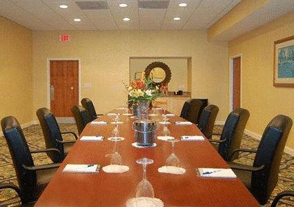 Отель Ramada West Palm Beach Airport
